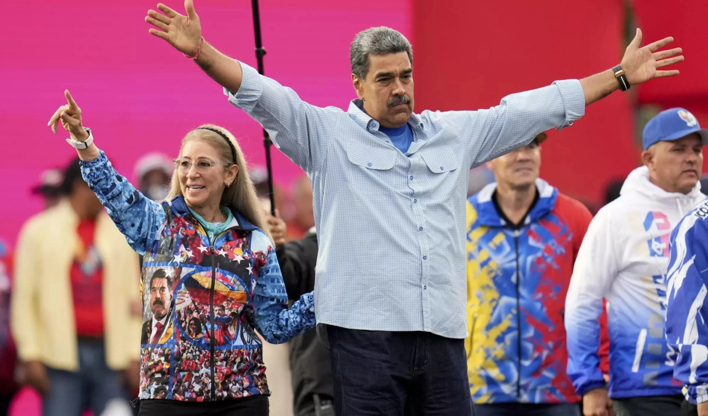 Venezuela: Impresionante relación entre un líder y un pueblo agradido