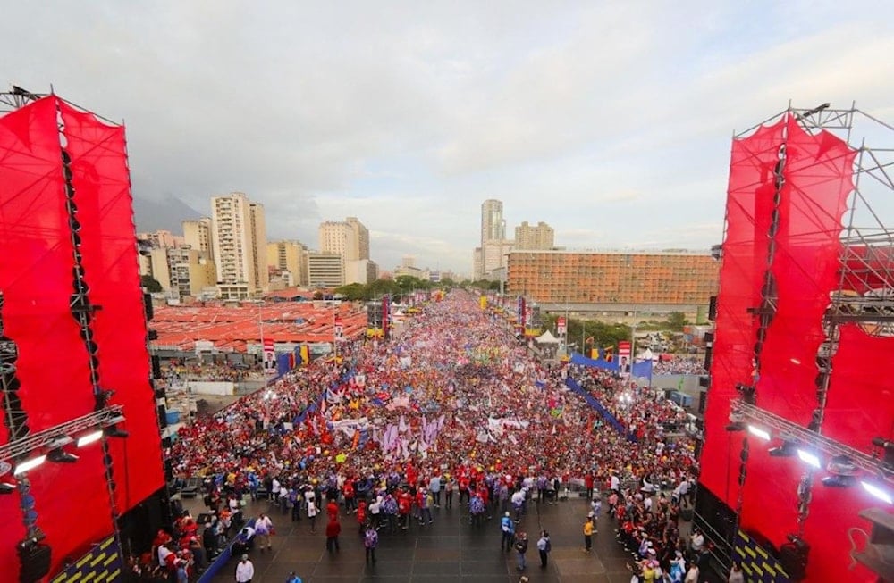 El chavismo tomó Caracas en cierre de campaña electoral de Maduro