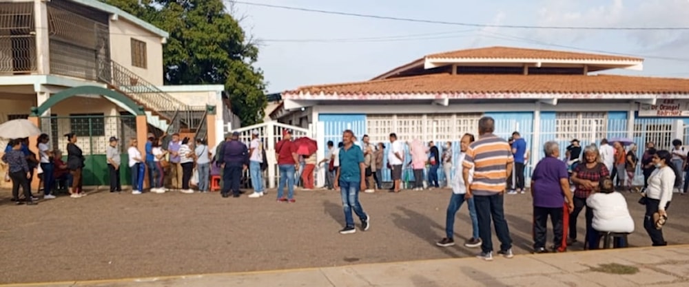 Pueblo de Zulia ejerce de forma masiva su derecho al voto en Venezuela