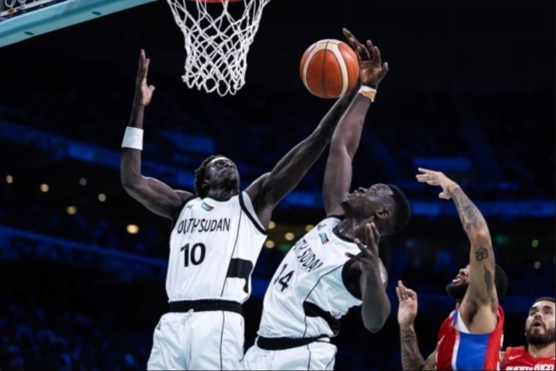 Sudán del Sur celebra triunfo histórico en baloncesto olímpico.