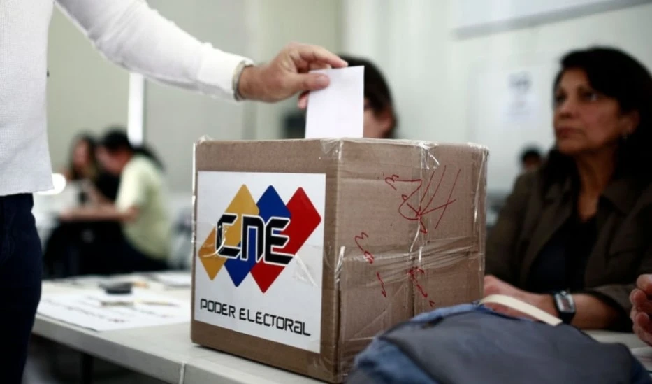 Más de 21 millones electores están convocados a votar en los más de 30 mil colegios electorales en la nación bolivariana.