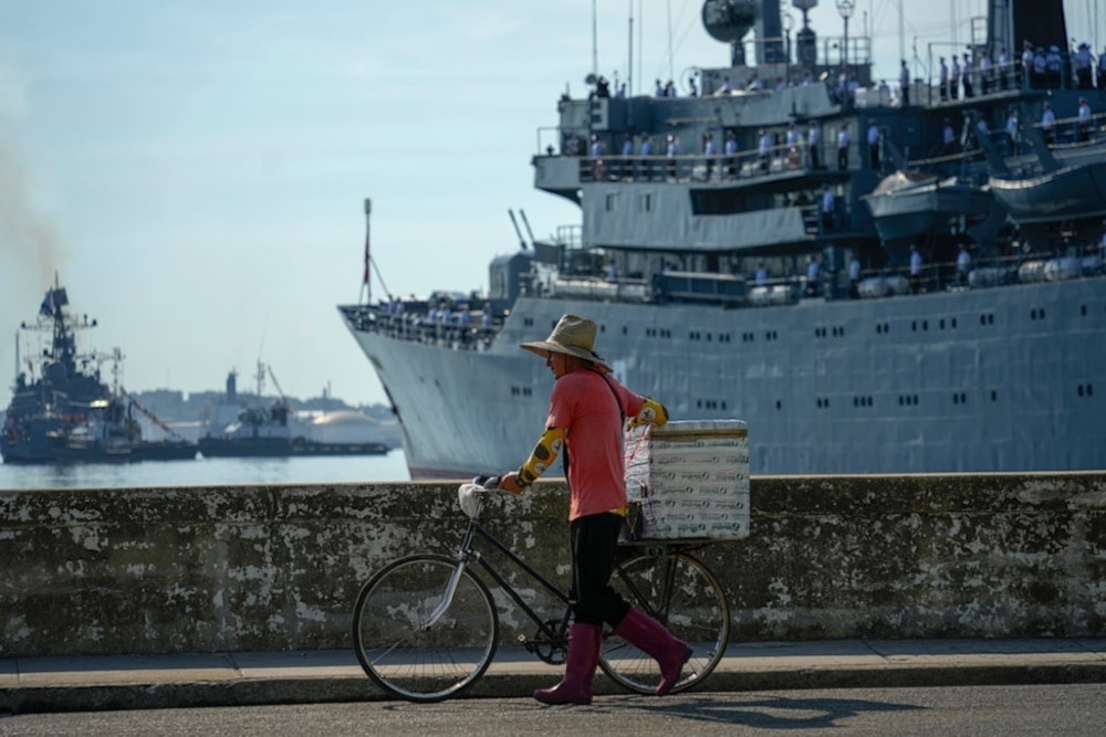 Buques de la Marina de guerra de Rusia arriban a puerto de La Habana. 27 de julio (AP)