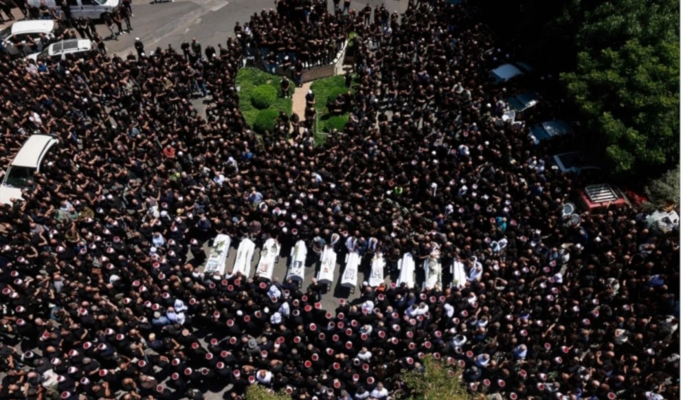 Funeral de los mártires de la localidad de Majdal Shams en el Golán sirio ocupado. Foto: AFP