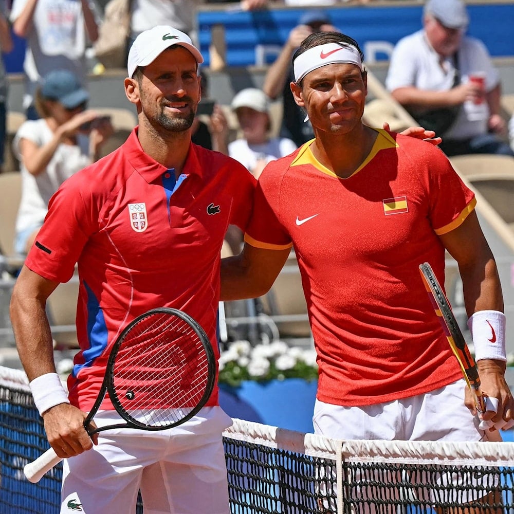 Djokovic vence a Nadal en choque de leyendas en tenis olímpico.