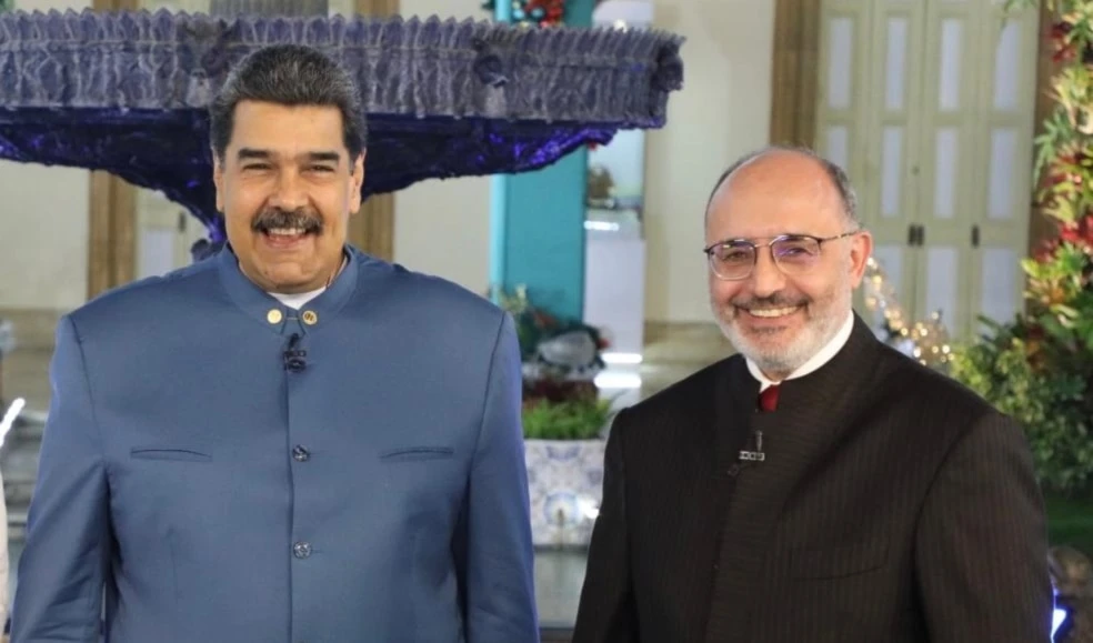 El presidente de Venezuela, Nicolás Maduro, junto al presidente del Consejo de Dirección de Al Mayadeen, Ghassan Ben Jeddou.