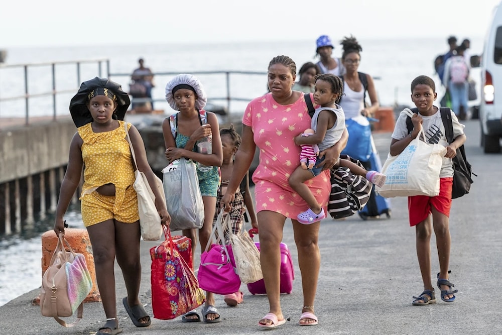 Evacuados de Union Island. Foto: AP. 