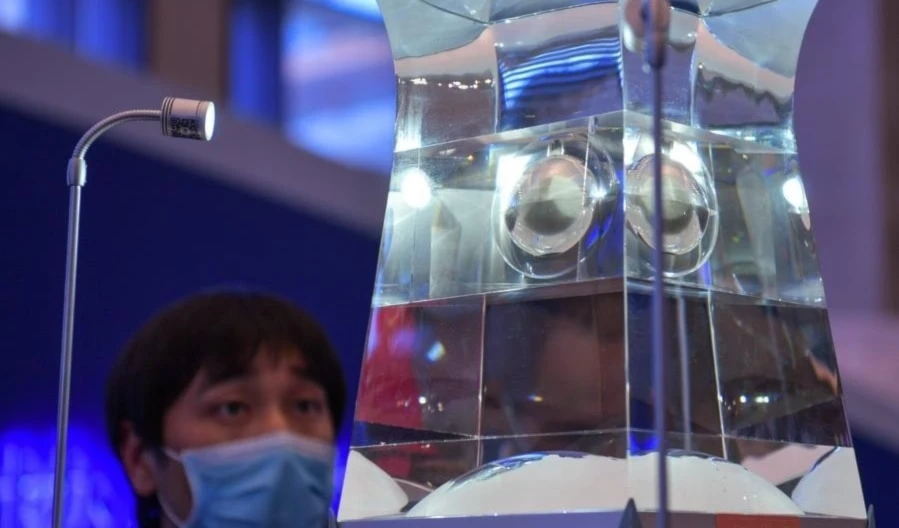 Científicos de China descubren agua en una muestra de Chang'e-5