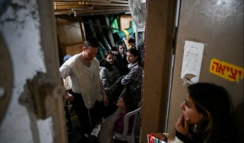 Colonos en refugio en Jerusalén ocupada durante ataque de Irán. 14 de abril 2024 (medios israelíes)