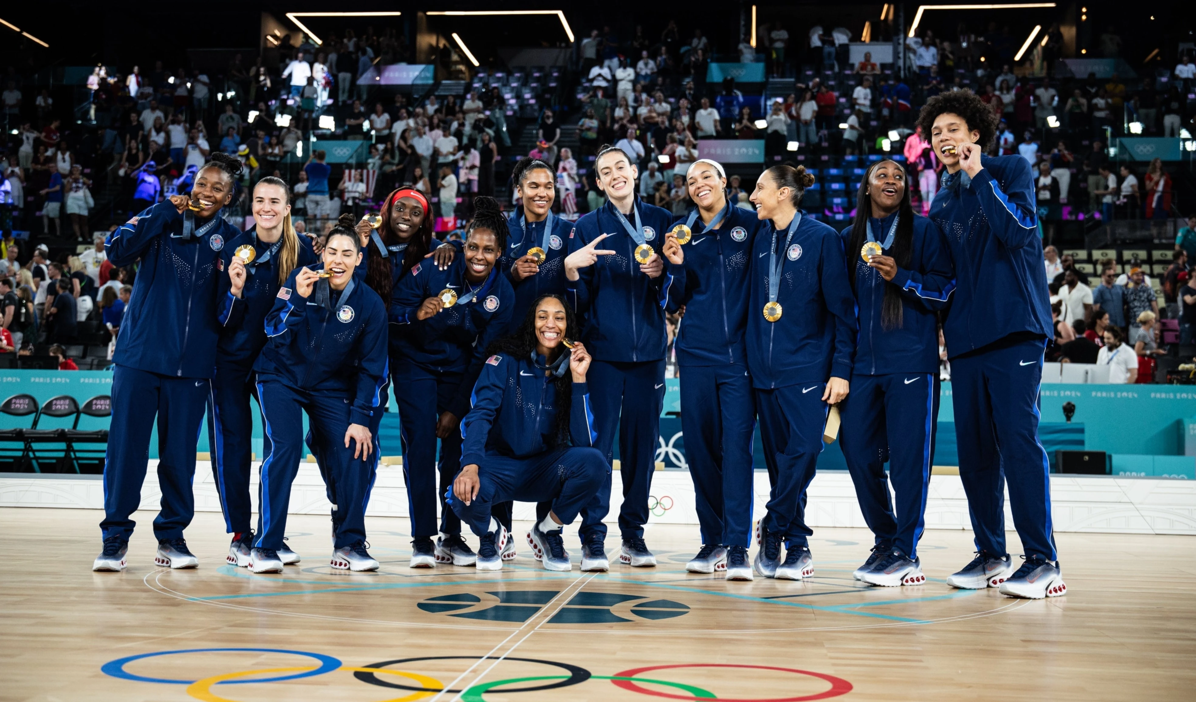 Oro de mujeres del básquet aseguran cima de EE. UU. en Paris 2024.