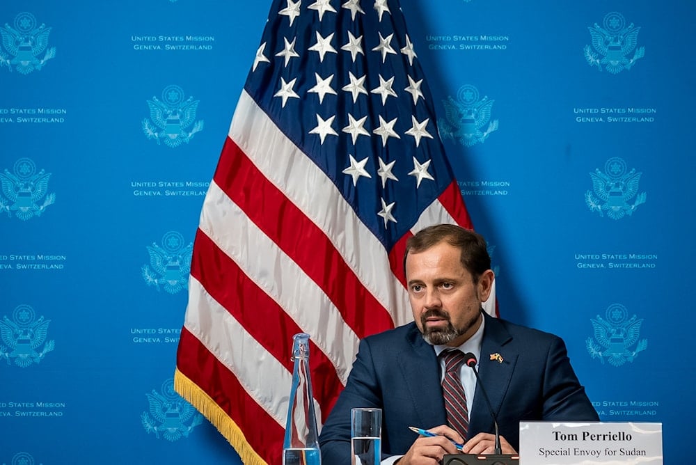 Enviado especial de Estados Unidos a Sudán, Tom Perriello, en rueda de prensa previa a las conversaciones en Ginebra. (AFP).