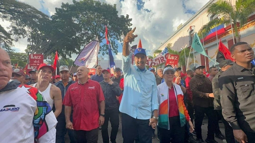 El presidente de Venezuela, Nicolás Maduro, encabeza marcha popular contra el fascismo por las calles de Caracas.