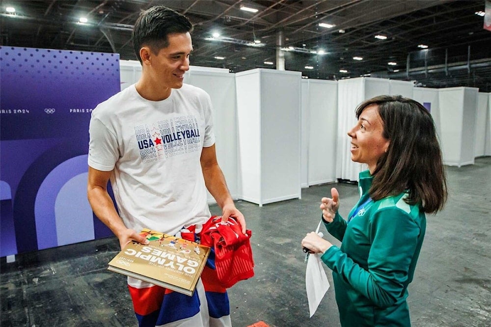 Estrellas del voleibol donan indumentaria a Museo Olímpico. Foto: FIVB.