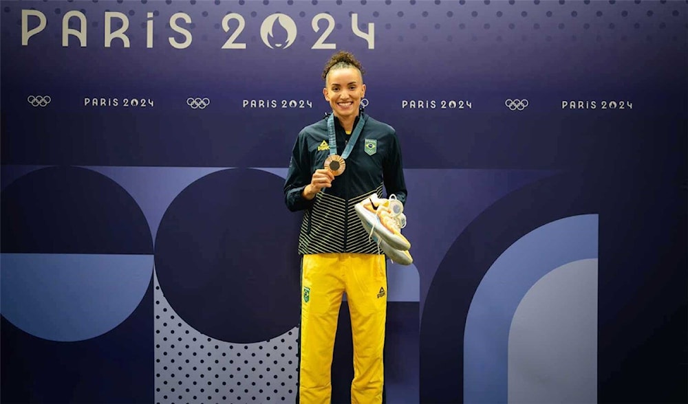 Estrellas del voleibol donan indumentaria a Museo Olímpico. Foto FIVB.