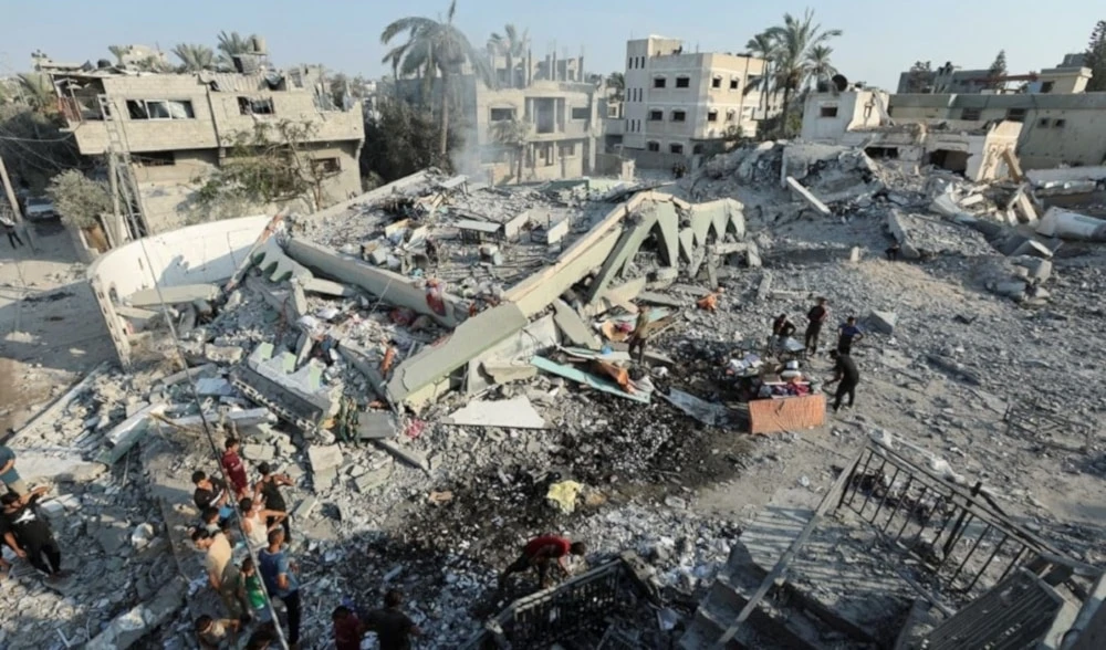 Secuelas de un bombardeo lanzado por la ocupación israelí contra Khan Yunis, en el sur de la Franja de Gaza. Secuelas de un bombardeo lanzado por la ocupación israelí contra Khan Yunis, en el sur de la Franja de Gaza.