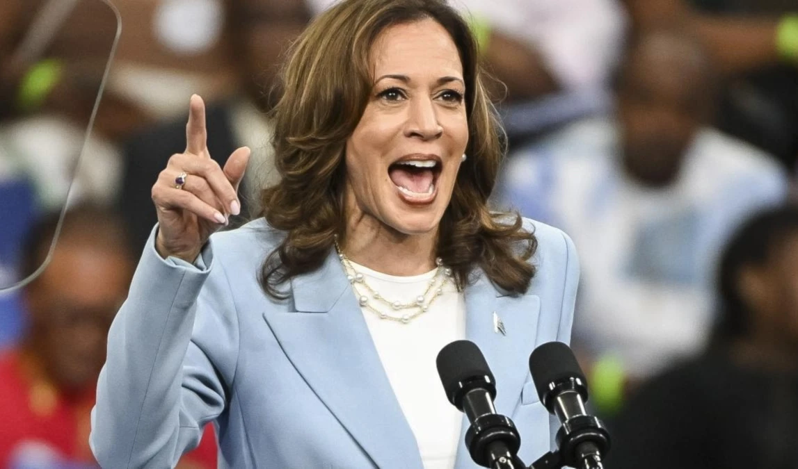 La campaña de Kamala Harris recaudó 540 millones de dólares en un mes