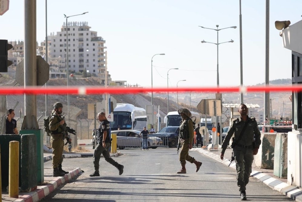 Las fuerzas de ocupación en un puesto de control que une Cisjordania con el sur de Jerusalén. (Foto: Agencias)