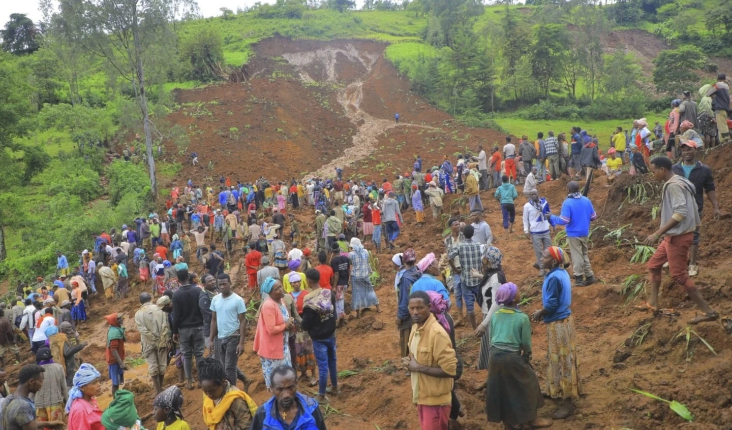 Deslizamientos de tierra dejan 23 muertos y daños en Etiopía. Foto: AP.