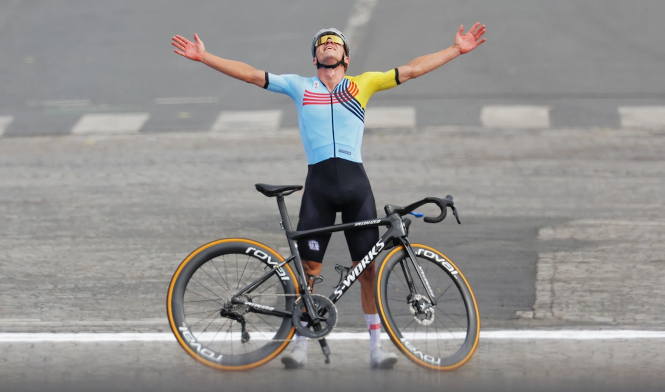 Balga Evenepoel logra doblete en ruta olímpica de Paris 2024. Foto UCI.