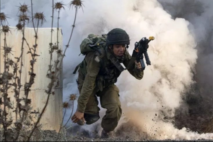 Un soldado israelí de la Brigada Kafir tropezó durante un entrenamiento con Hizbullah. Foto: AFP