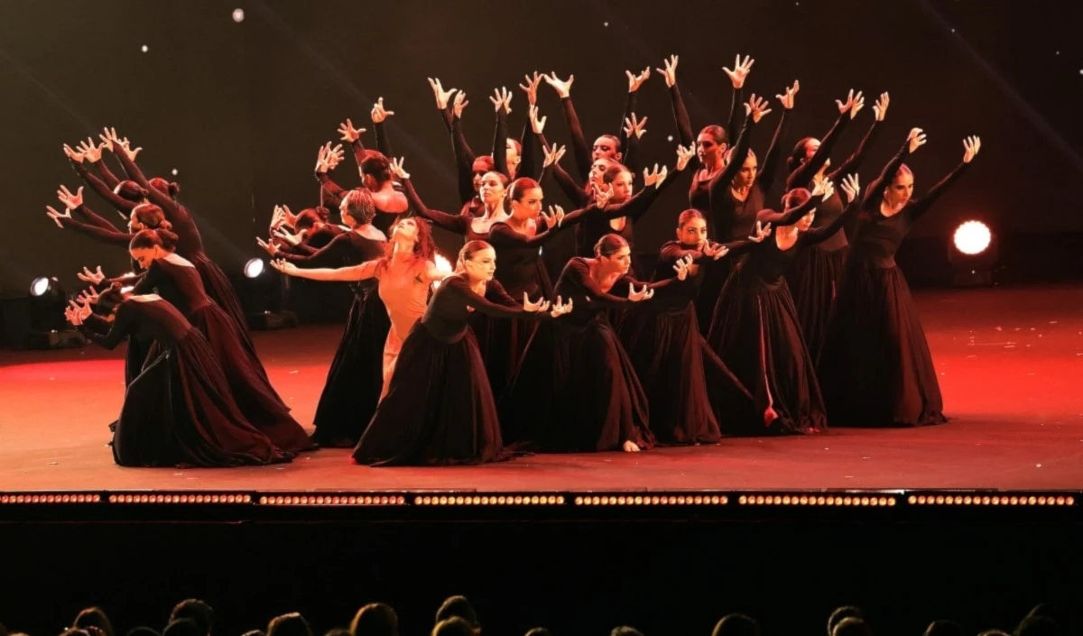 Baile de Mayyas cautiva en Beirut, Líbano. Foto: AFP.