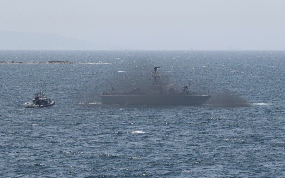 Barco de la fuerza naval israelí cerca de la zona fronteriza con Líbano en el Mediterráneo. Foto: Reuters