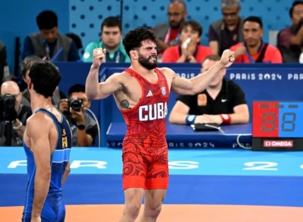 Gladiador cubano Orta sube al podio de premiaciones por segunda vez consecutiva.