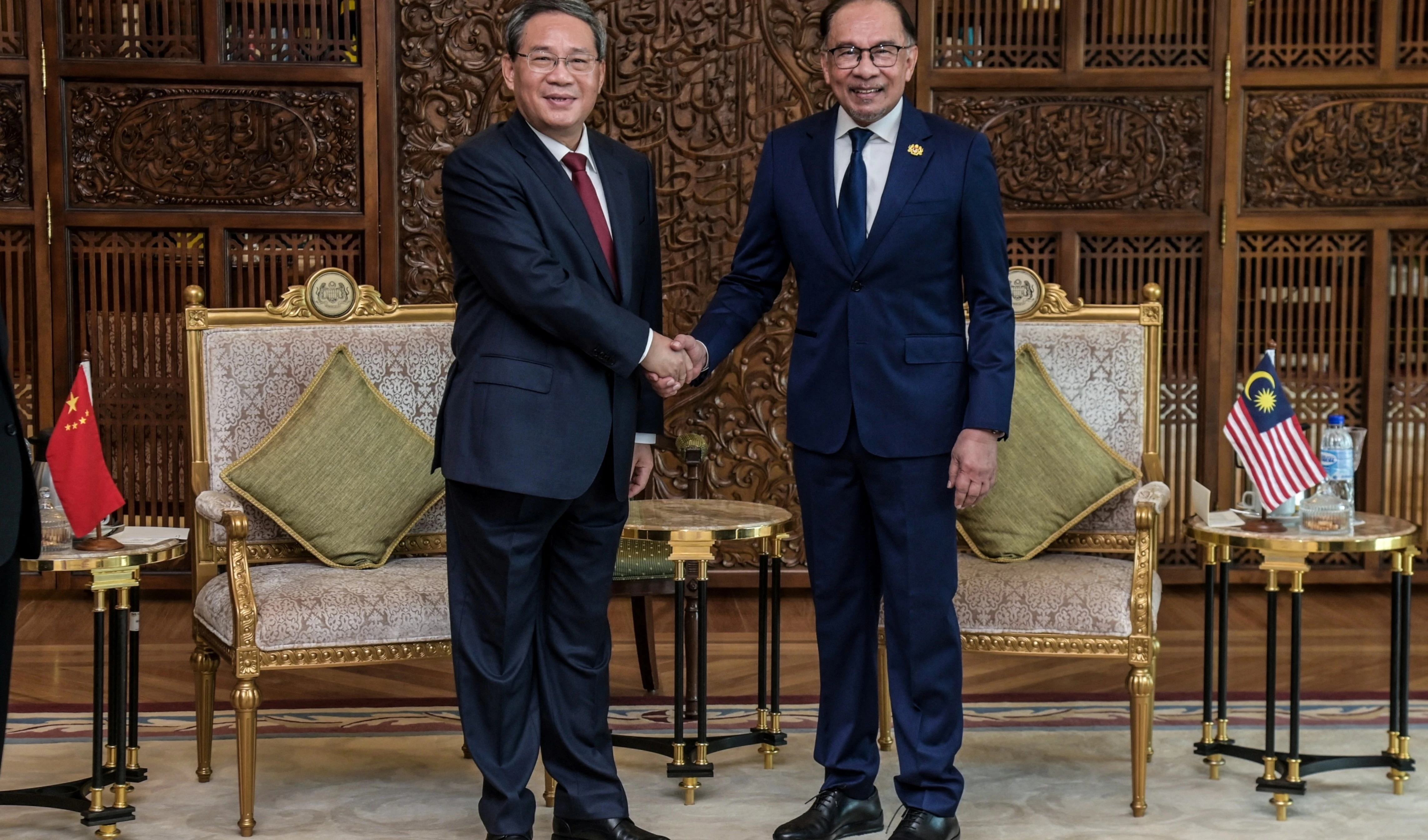 El primer ministro de China, Li Qiang, sostiene encuentro con su homólogo de Malasia, Anwar Ibrahim, en Putrajaya, el 19 de junio de 2024. El primer ministro de China, Li Qiang, sostiene encuentro con su homólogo de Malasia, Anwar Ibrahim, en Putrajaya, el 19 de junio de 2024.