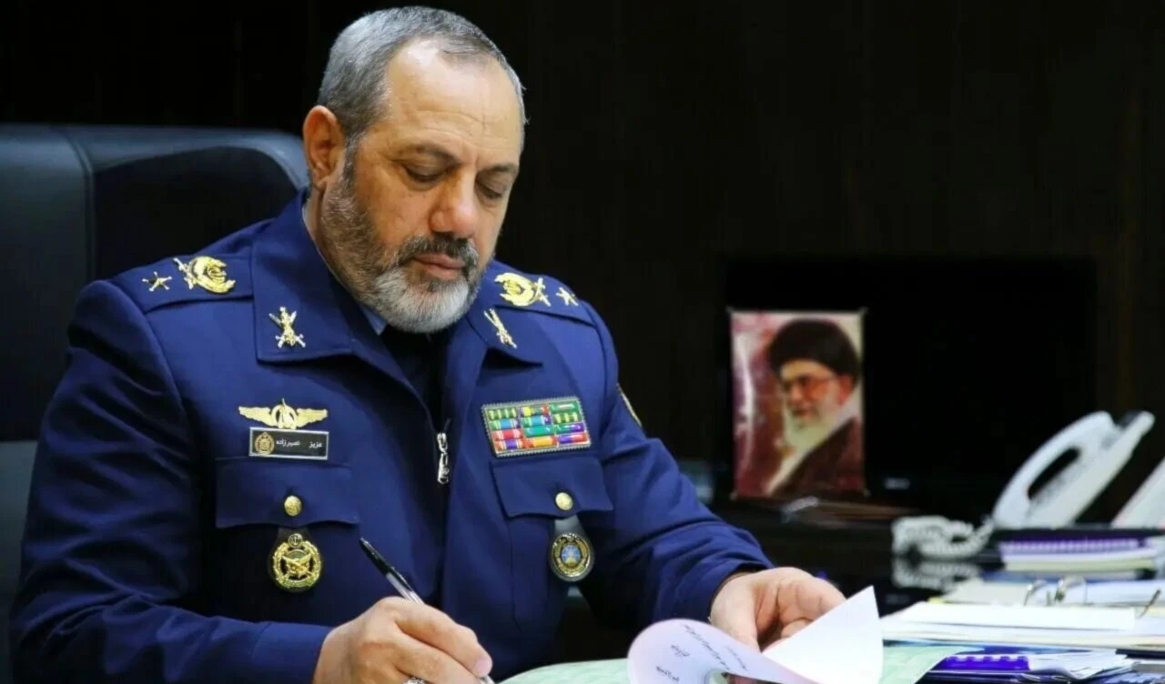 El ministro de Defensa de Irán, Aziz Nasirzadeh.