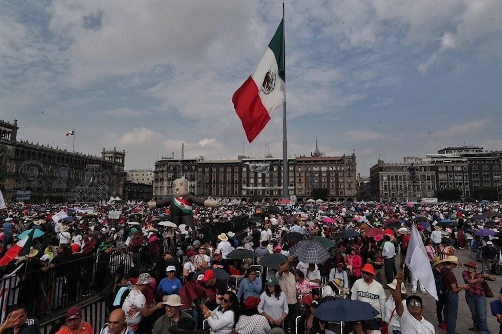 Simpatizantes durante la presentación del sexto informe de gobierno del presidente López Obrador en el Zócalo. 1 de septiembre de 2024 (Foto: La Jornada)