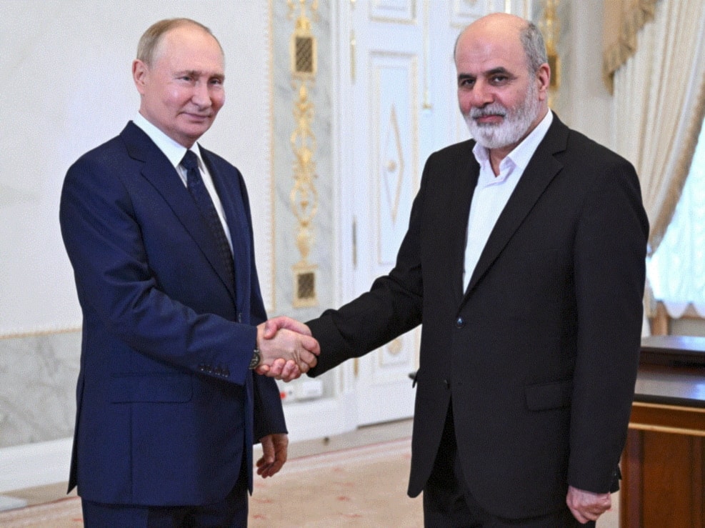 Presidente de Rusia, Vladimir Putin, con el secretario del Consejo Supremo de Seguridad Nacional de Irán, Ali Akbar Ahmadian. San Petersburgo, 12 de septiembre de 2024 (Foto: AFP)