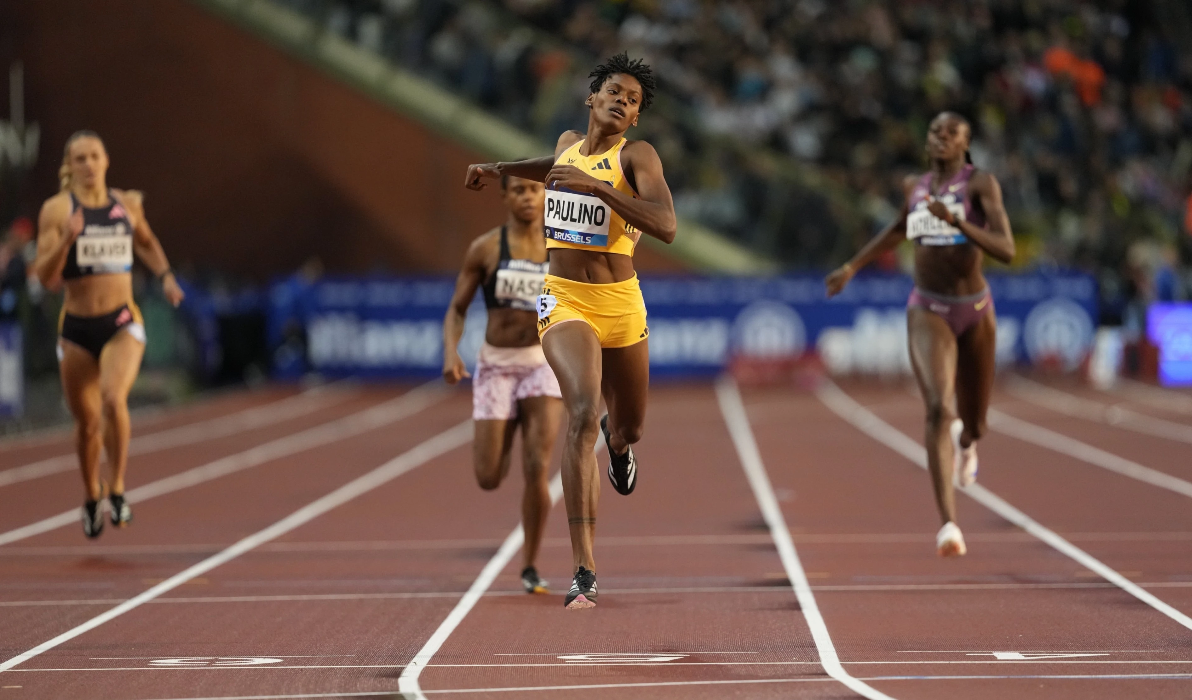 Dominicanos celebran tercer Diamante de velocista Marileidy Paulino.