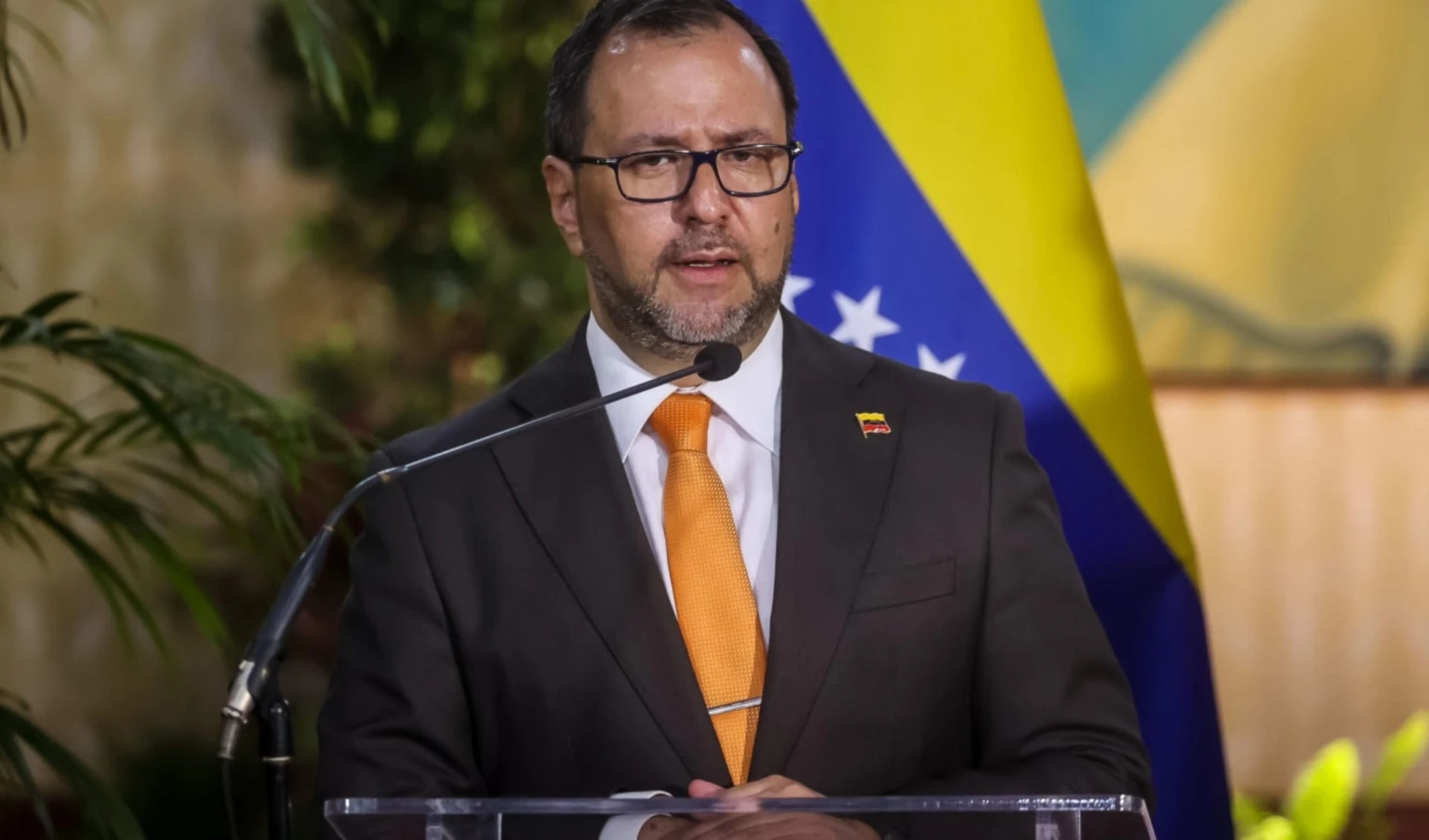 Venezuela cita a embajador español tras polémica por Edmundo González