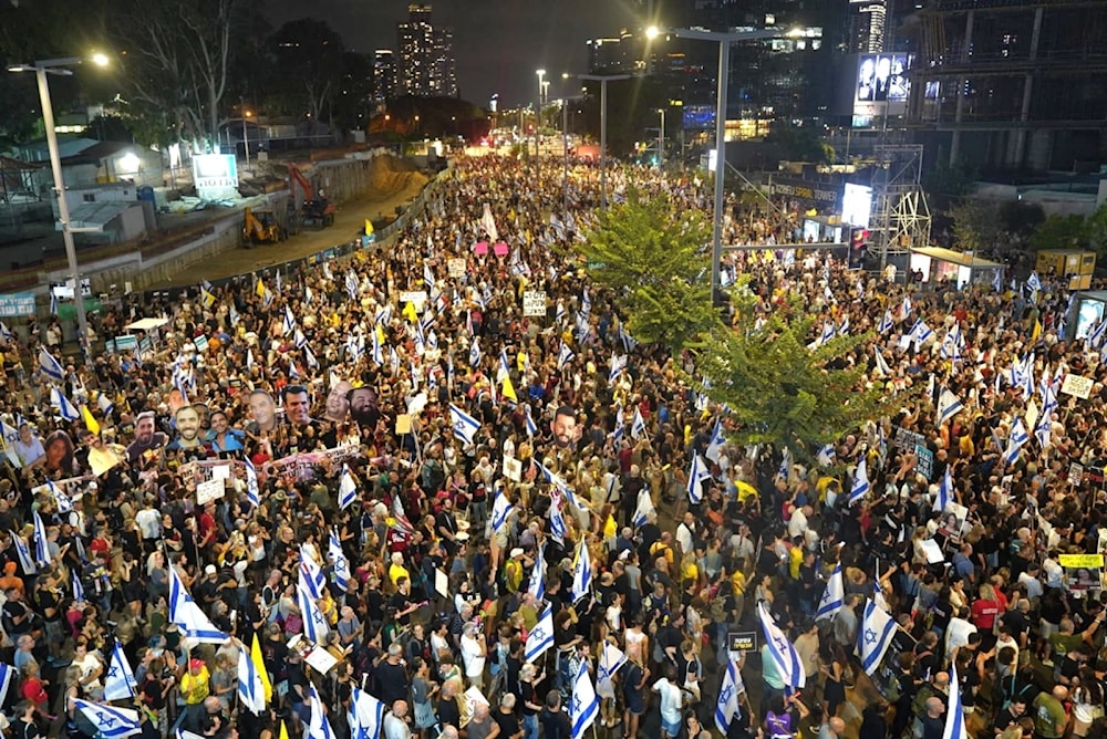 Miles de manifestantes exigen la finalización de un acuerdo de intercambio de prisioneros en 