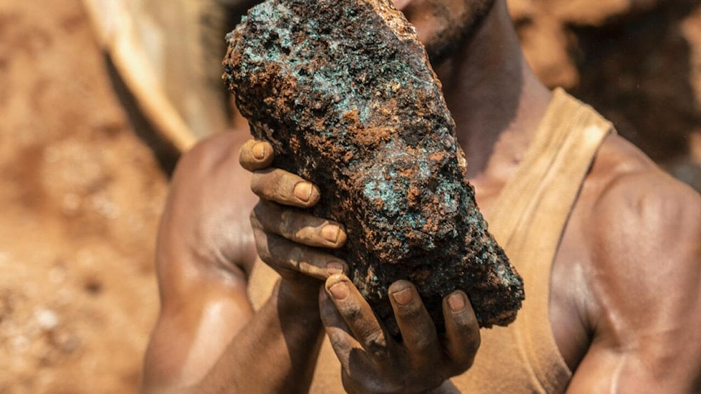 Activistas piden boicot al iPhone 16 por uso de minerales ilícitos. Foto: AFP. 