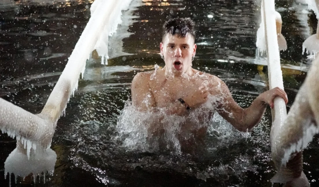 ¿Son beneficiosos los baños con agua congelada?