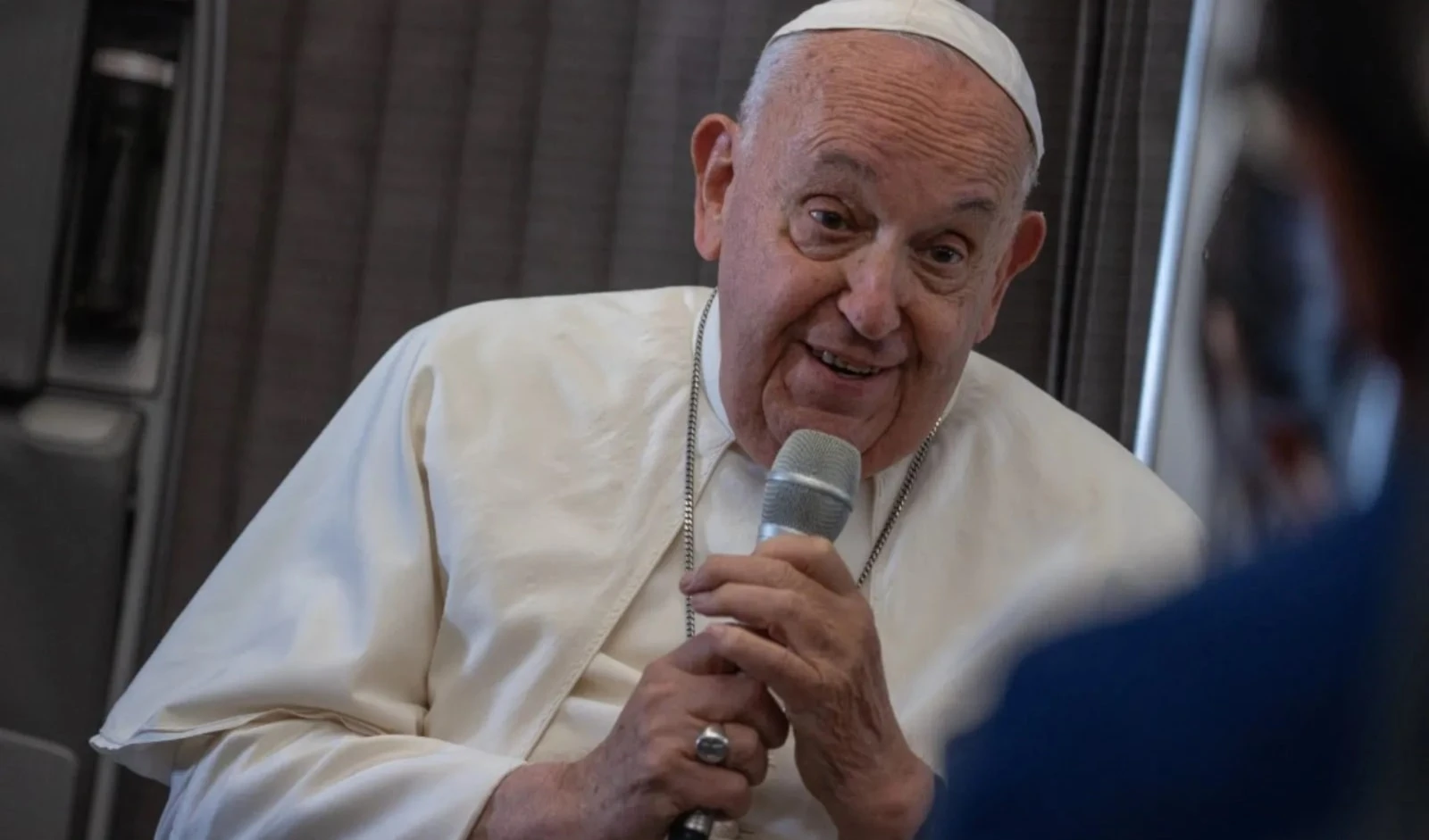 Papa Francisco, en diálogo con la prensa a su regreso a Roma, 13 de septiembre de 2024. (Foto ACI Prensa).