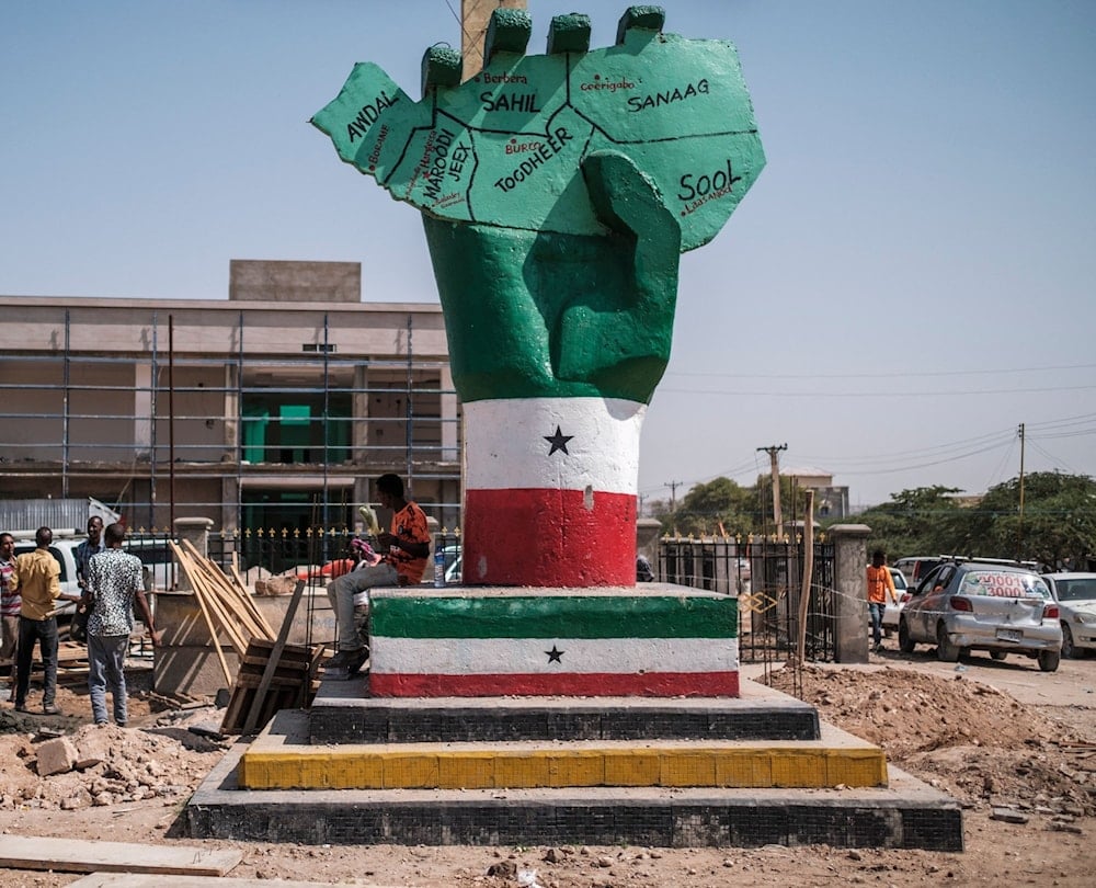 Monumento de homenaje a la independencia de la región separatista de Somalilandia (Agencias)