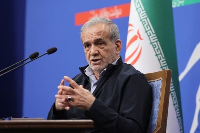 El presidente iraní Masoud Pezeshkian ofreció una conferencia de prensa en Teherán. (Foto: Reuters)