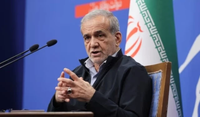 El presidente iraní Masoud Pezeshkian ofreció una conferencia de prensa en Teherán. (Foto: Reuters)