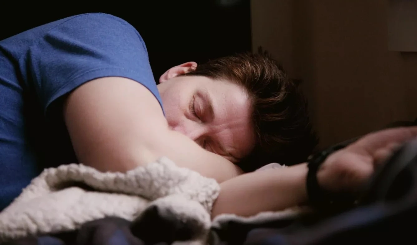 ¿Cómo combatir la demencia? 10 hábitos protegen el cerebro. Foto: Unsplash.