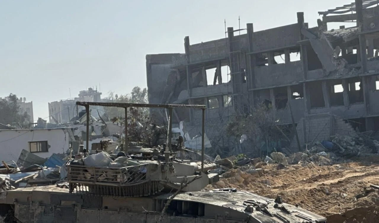Restos de un tanque israelí atacado por la Resistencia palestina en Gaza. (Foto: Agencias) Restos de un tanque israelí atacado por la Resistencia palestina en Gaza. (Foto: Agencias)