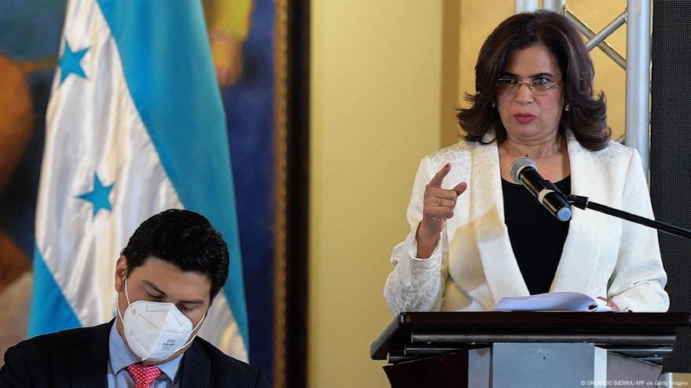 Presidenta nombra a nueva titular de defensa en Honduras