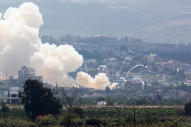 Humo sobre el sur del Líbano después de un bombardeo israelí. 23 de septiembre de 2024 (Foto: Reuters)