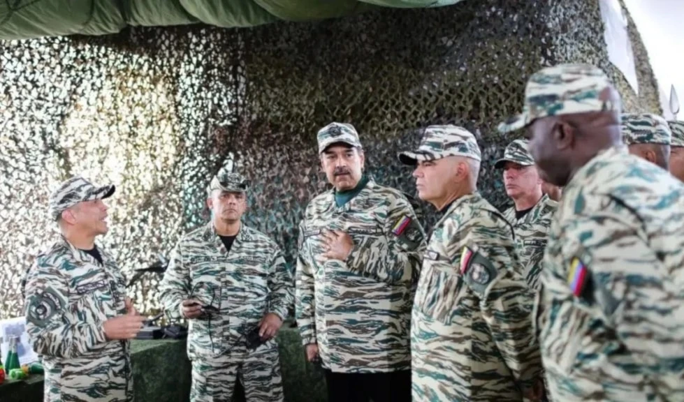 El jefe de Estado venezolano manifestó que el pueblo tiene dignas fuerzas militares para defender su democracia, la paz, la independencia y la soberanía. Foto: Prensa Presidencial