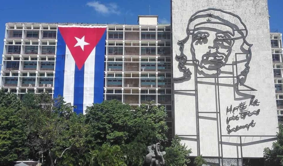 “No hay ni un sólo argumento válido y razonable para acusar a Cuba y mantener a su población bajo un castigo colectivo ilegal e inhumano”, afirma Ignacio Ramonet en su carta a Joe Biden. “No hay ni un sólo argumento válido y razonable para acusar a Cuba y mantener a su población bajo un castigo colectivo ilegal e inhumano”, afirma Ignacio Ramonet en su carta a Joe Biden.