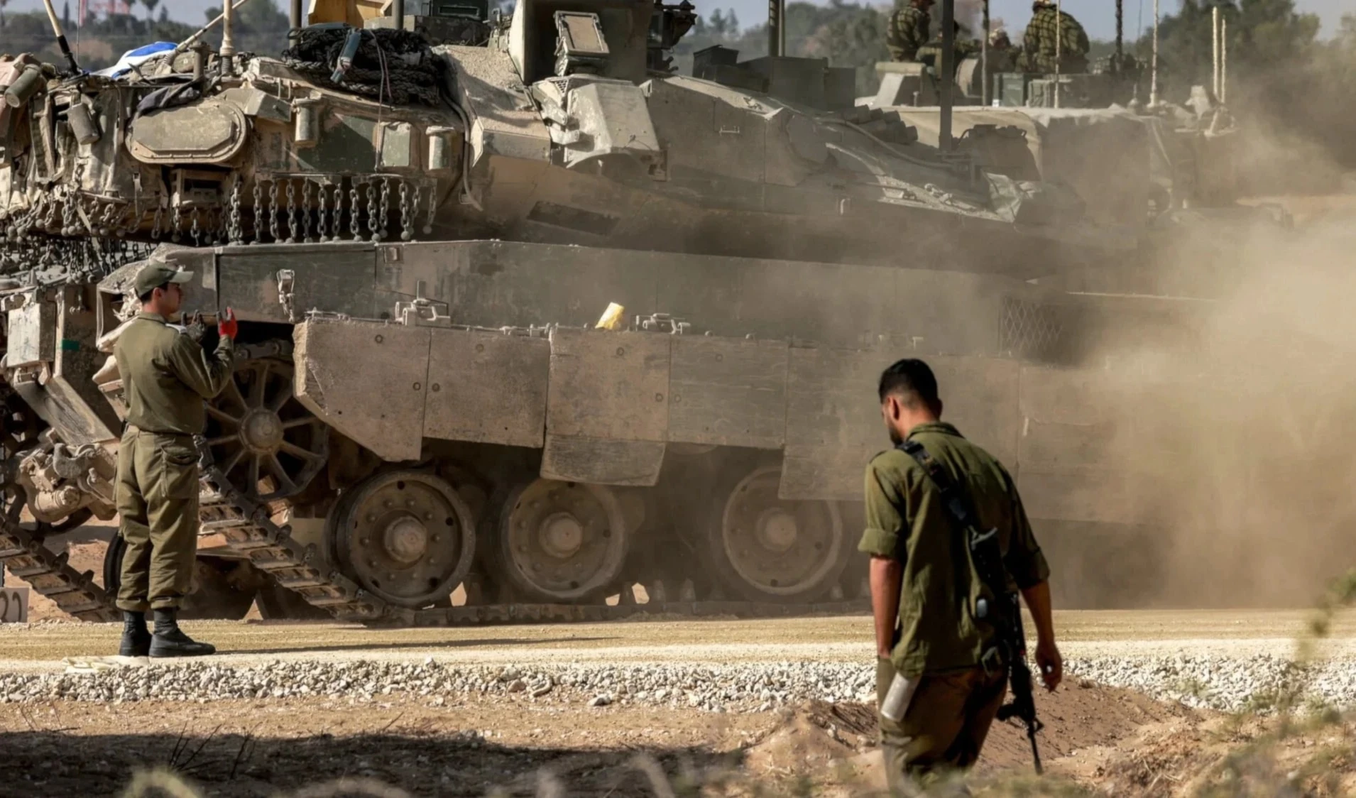 Después de más de un año y tres meses de conflicto, nadie sabe cuánto tiempo más durará la batalla en Gaza ni cómo evolucionarán los otros frentes, subrayó el periódico Maariv.