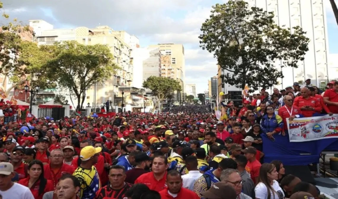 Pueblo venezolano se prepara para juramentación de Nicolás Maduro Pueblo venezolano se prepara para juramentación de Nicolás Maduro