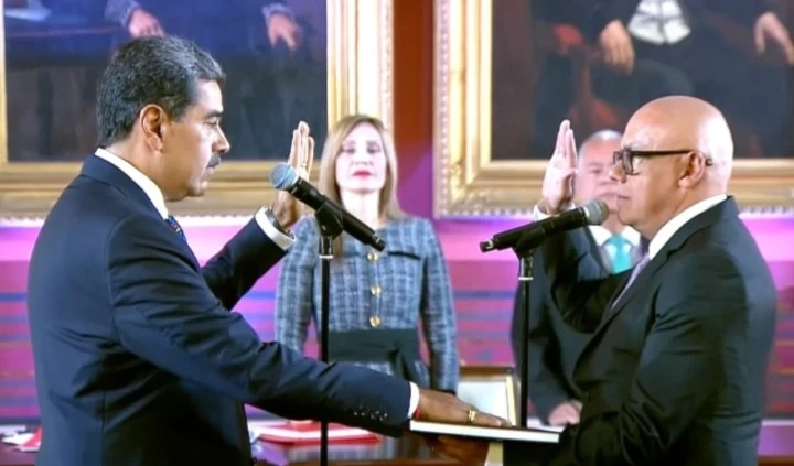 Nicolas Maduro jura como presidente constitucional de Venezuela.