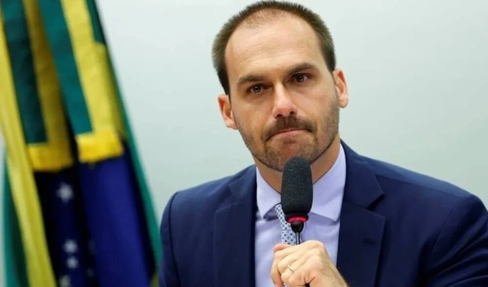 Israelí acusado de crímenes de guerra huyó de Brasil con ayuda de Bolsonaro hijo (Foto: Archivo) Israelí acusado de crímenes de guerra huyó de Brasil con ayuda de Bolsonaro hijo (Foto: Archivo)