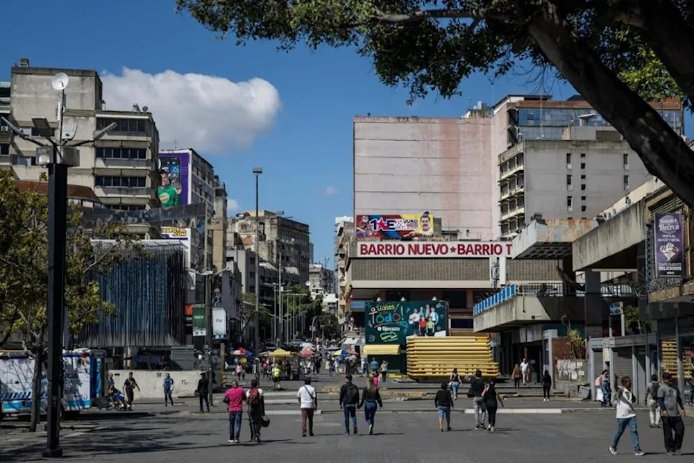 La población venezolana continúo su cotidianidad tras el inicio del tercer mandato presidencial de Nicolás Maduro. Foto: EFE